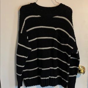 Black and white pullover
